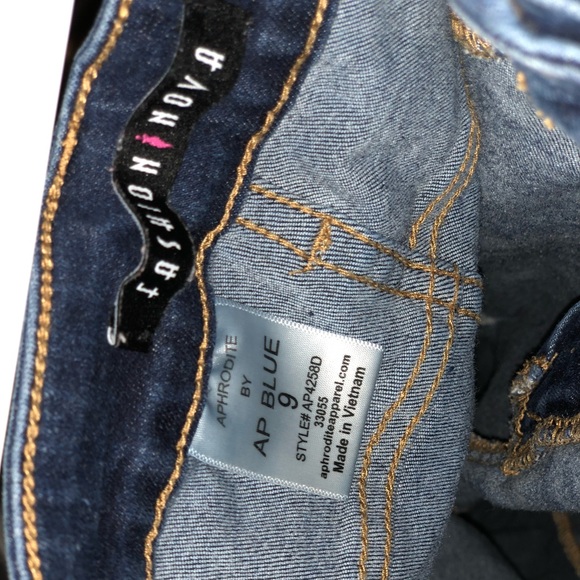 Jeans - Picture 4 of 4